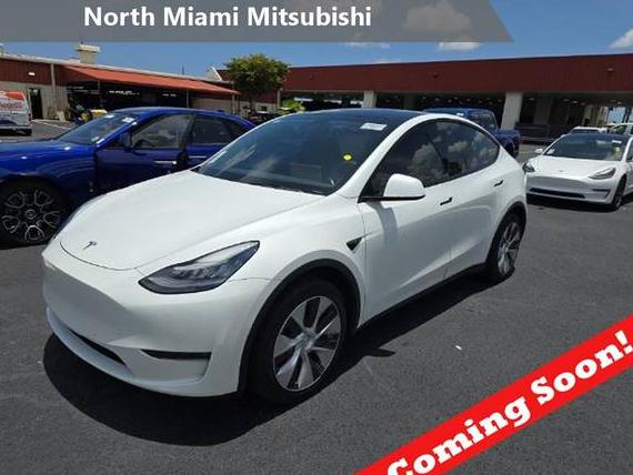 TESLA MODEL Y 2020 5YJYGDEF6LF005759 image